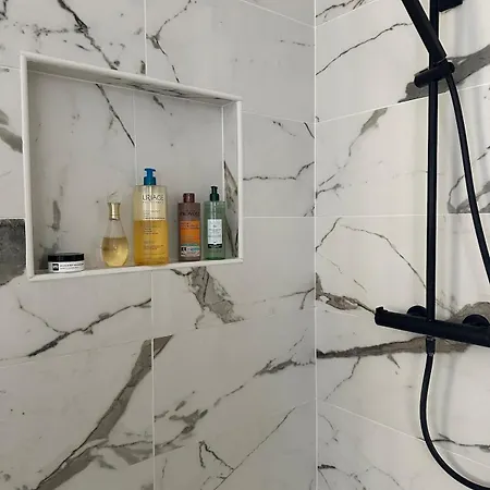 Serenite 4 P Historic Normandy District شقة